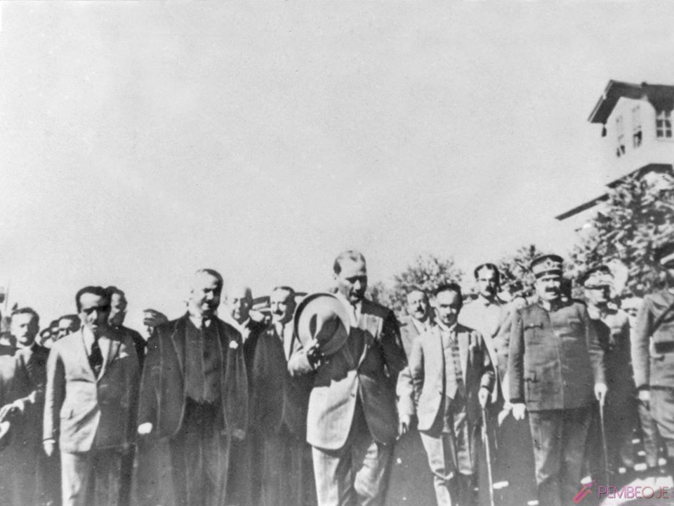 Mustafa Kemal Atatürk Resimleri - Fotoğrafları (211)