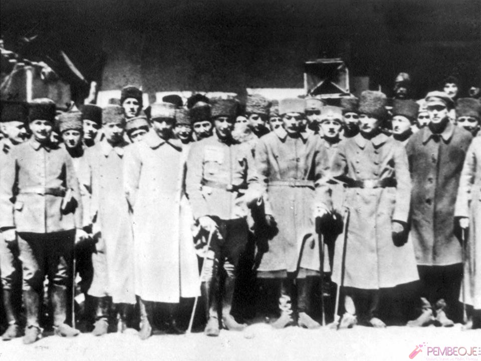 Mustafa Kemal Atatürk Resimleri - Fotoğrafları (227)