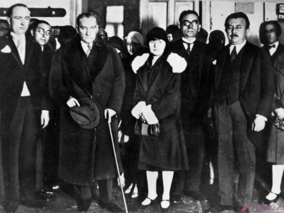 Mustafa Kemal Atatürk Resimleri - Fotoğrafları (240)