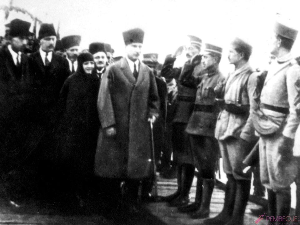Mustafa Kemal Atatürk Resimleri - Fotoğrafları (259)