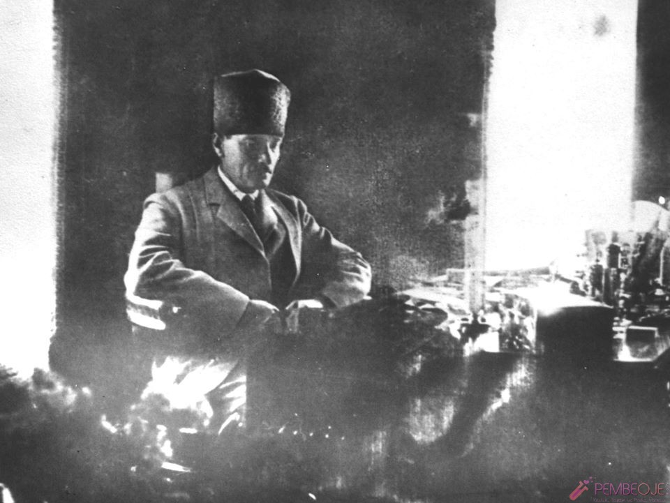 Mustafa Kemal Atatürk Resimleri - Fotoğrafları (277)