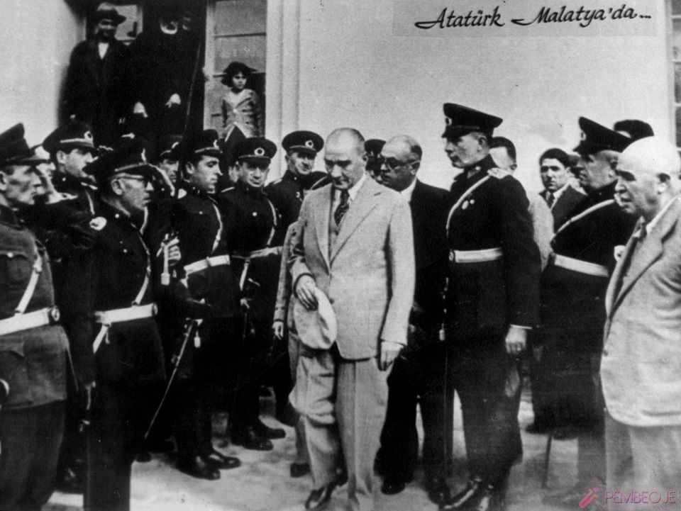 Mustafa Kemal Atatürk Resimleri - Fotoğrafları (290)