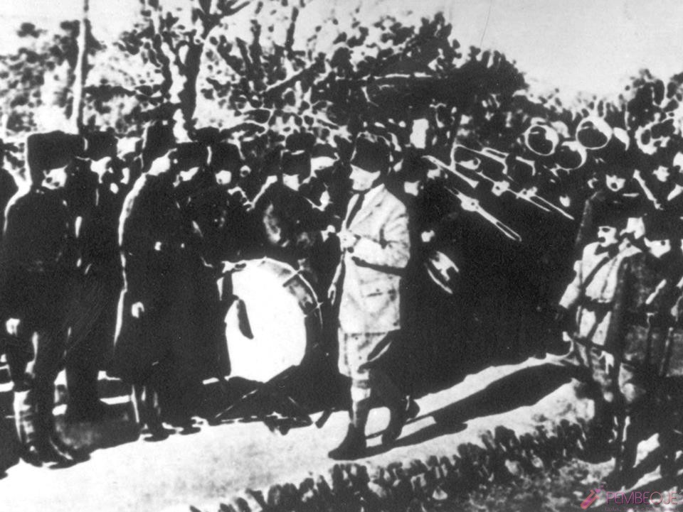 Mustafa Kemal Atatürk Resimleri - Fotoğrafları (329)