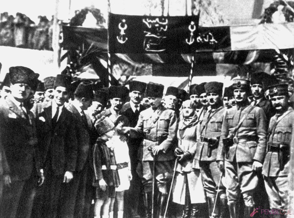 Mustafa Kemal Atatürk Resimleri - Fotoğrafları (351)