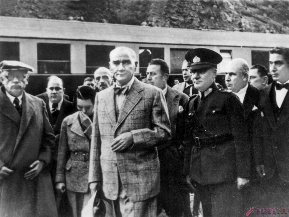 Mustafa Kemal Atatürk Resimleri - Fotoğrafları (368)