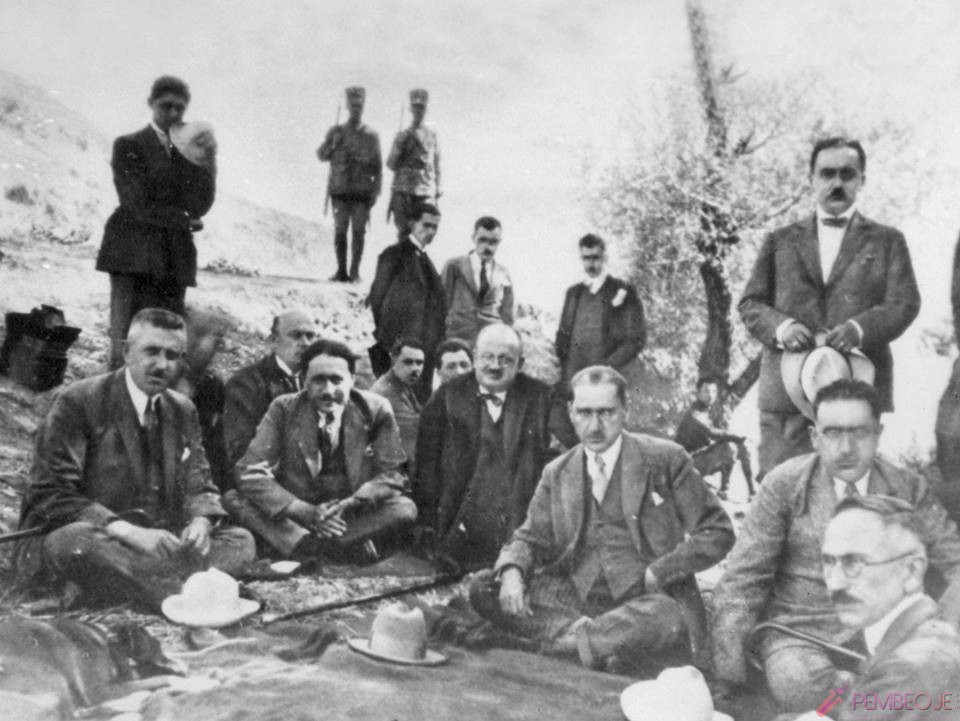 Mustafa Kemal Atatürk Resimleri - Fotoğrafları (81)