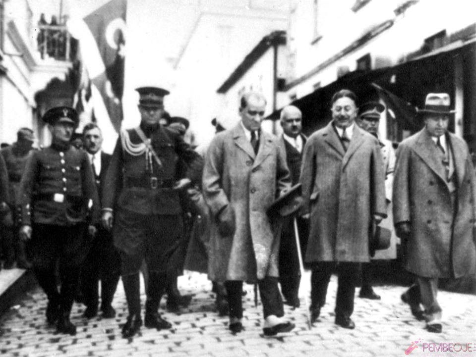 Mustafa Kemal Atatürk Resimleri - Fotoğrafları (98)
