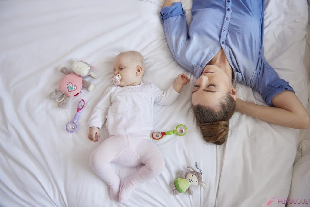 Bebeklerin uyku düzeni nasıl olmalı